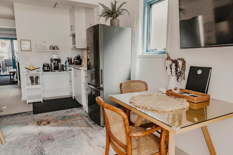 Edge17 Waterfront Apartment, and Edge17 Cottage with Garden View - Port Fairy, Port Fairy, Австралия