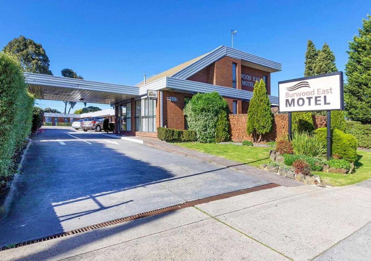 Burwood East Motel, Австралия