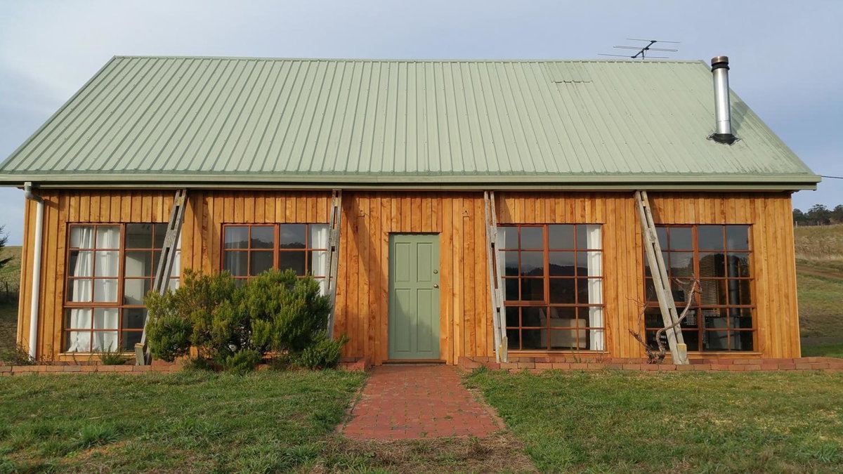 Hotel · Charles Reuben Estate, Hobart