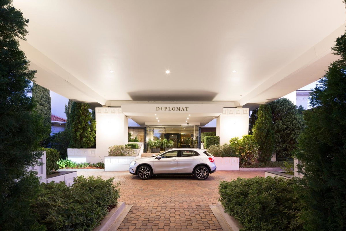 Отель · Ramada by Wyndham Diplomat Canberra, Canberra