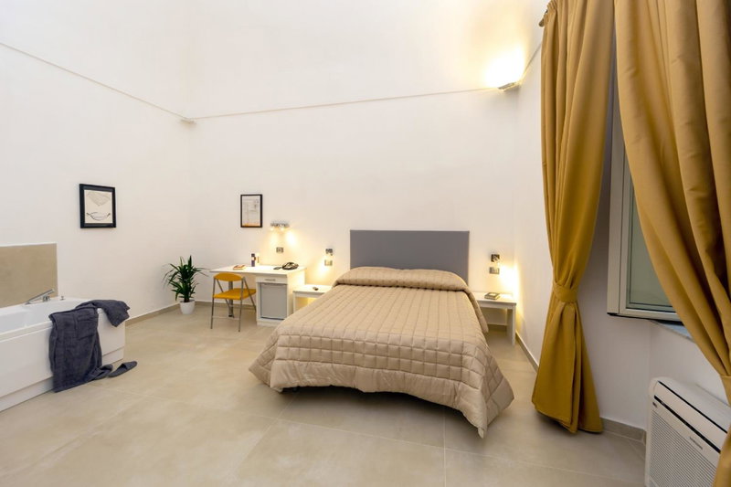 Il Tesoro Smart Suite & SPA, Naples, Italia