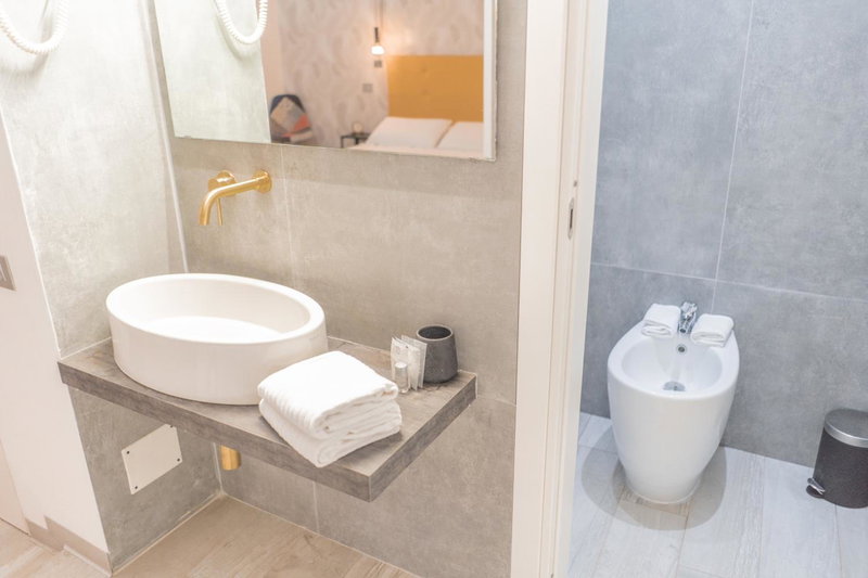 iRooms - Spanish Steps, Rome, Italy