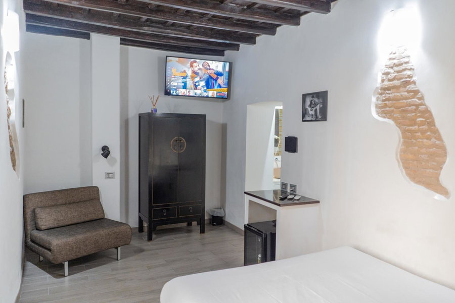 iRooms - Spanish Steps, Rome, Italy