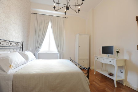 Residenza Borbonica, Naples, Италия