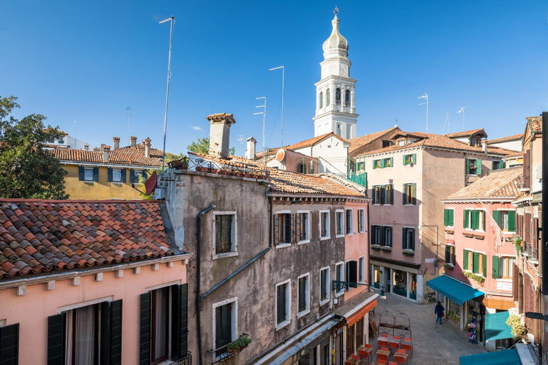 Biennale 1 & 2 , Elegant Apartments 15 min walk from St Marks Square- VHA Collection, Venice, Italia