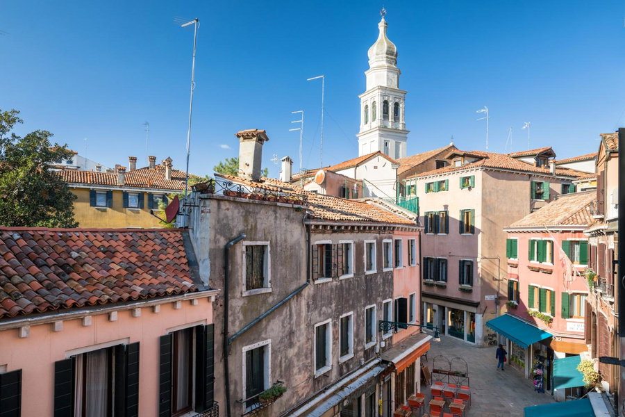 Biennale 1 & 2 , Elegant Apartments 15 min walk from St Marks Square- VHA Collection, Venice, Italia
