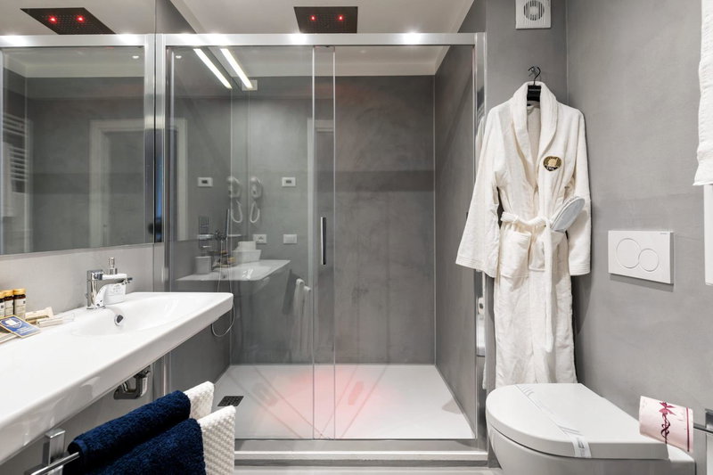Biennale 1 & 2 , Elegant Apartments 15 min walk from St Marks Square- VHA Collection, Venice, Italia