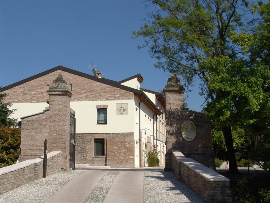 Corte Della Rocca Bassa, Nogarole Rocca, Italy