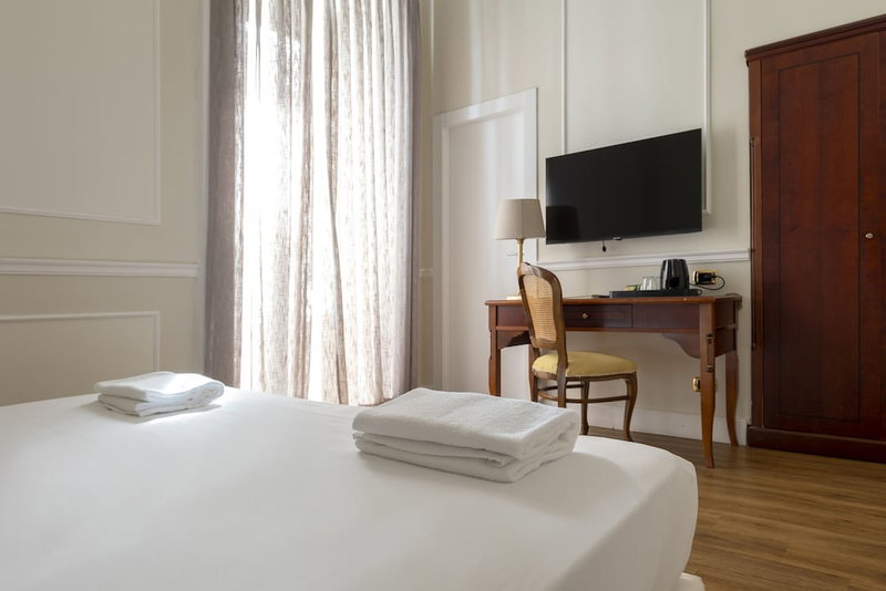 Napolit'amo Hotel Principe, Naples, Италия