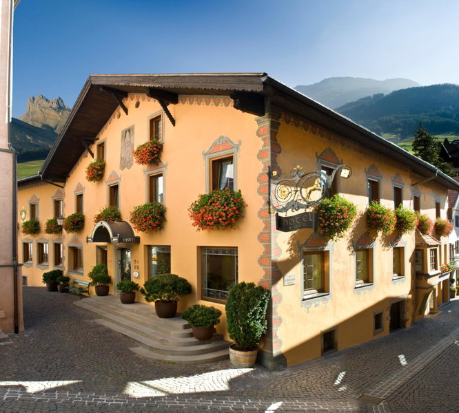 Hotel Cavallino D'Oro Bed&Breakfast, Castelrotto, Italy