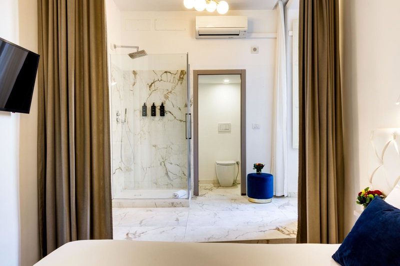 V Collection Piazza Farnese Luxury Suites, Rome, Italia