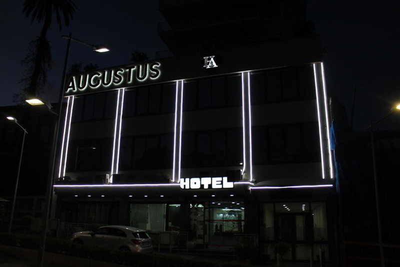 Augustus, Ottaviano, Italy