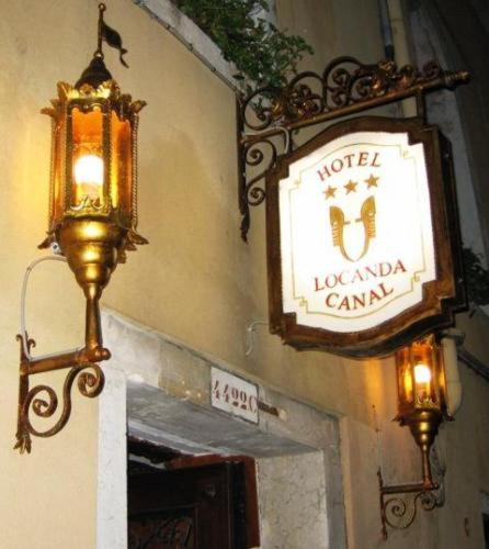 Отель · Hotel Locanda Canal, Venice