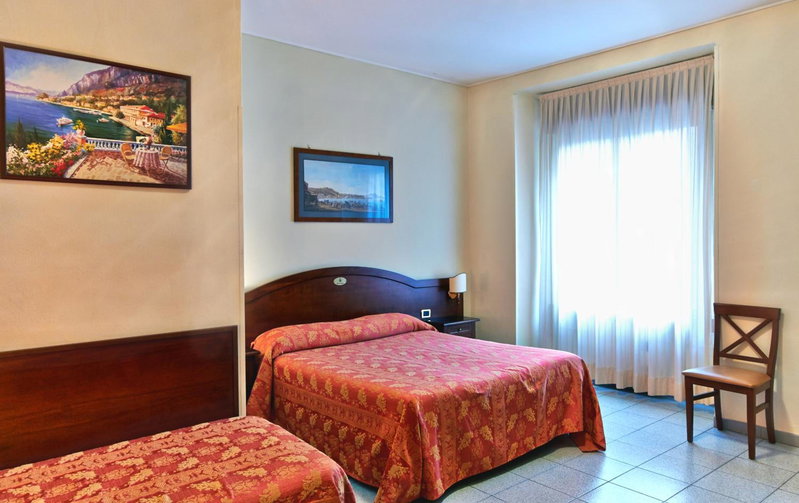 Hotel Pavone, Milan, Италия