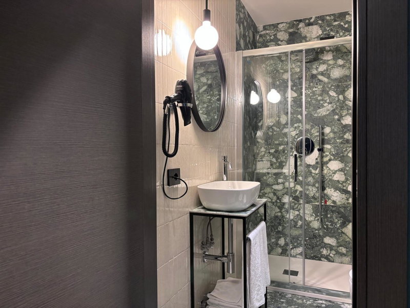 AV Hotel Milano, Milan, Италия