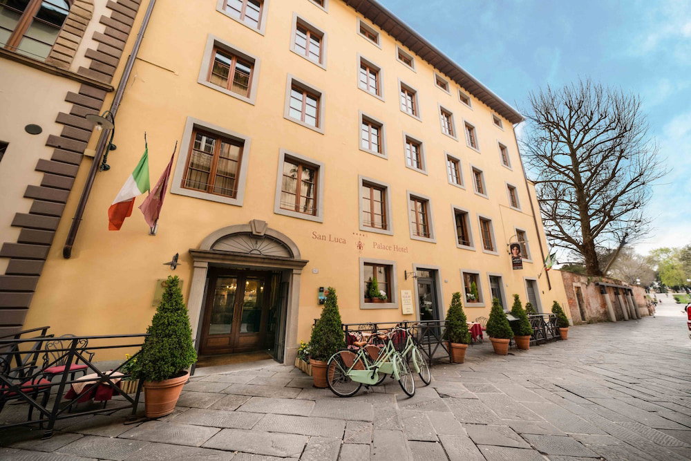 San Luca Palace Hotel, Italia