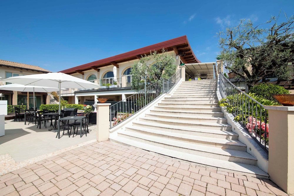 Hotel · Resort Lake Garda, Moniga Del Garda