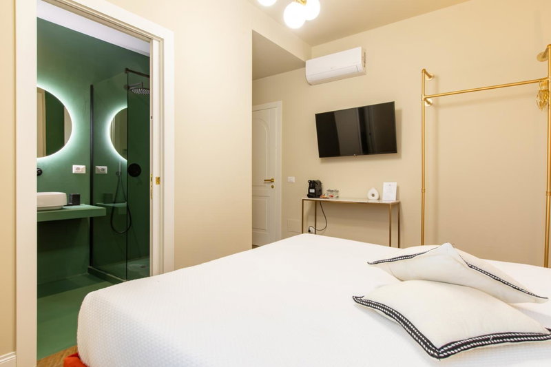 Daplace - Corso Sempione Suites, Milan, Италия