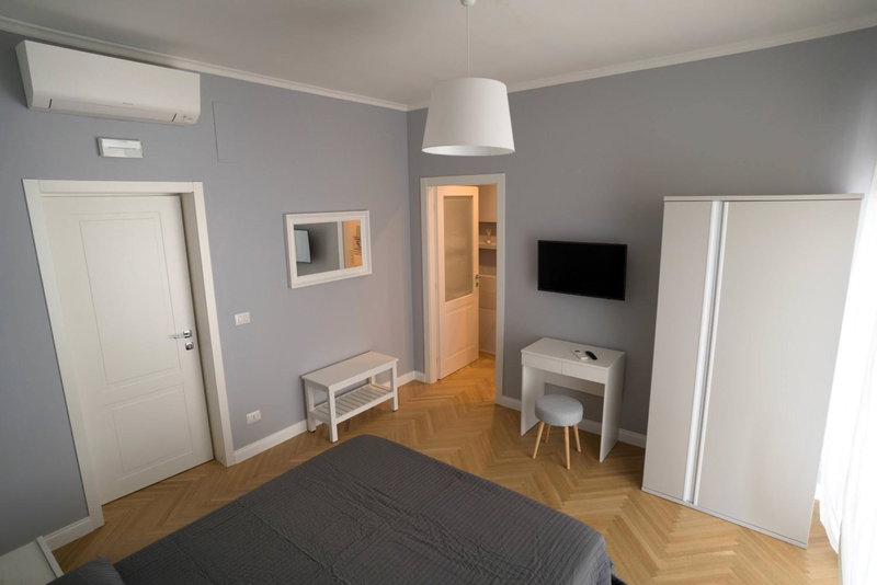 Room 56, Bari, Италия