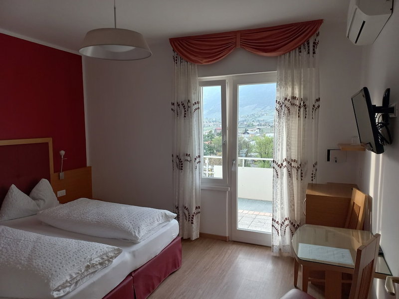 Hotel Garni Lux, Merano, Italy