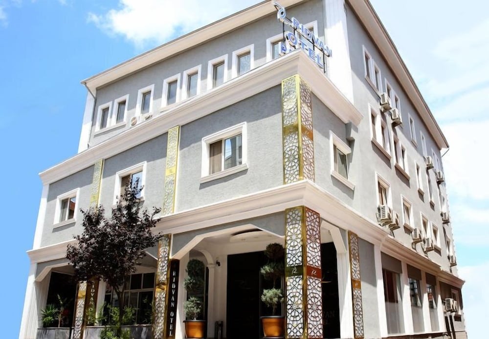 Ridvan Otel, Turquía