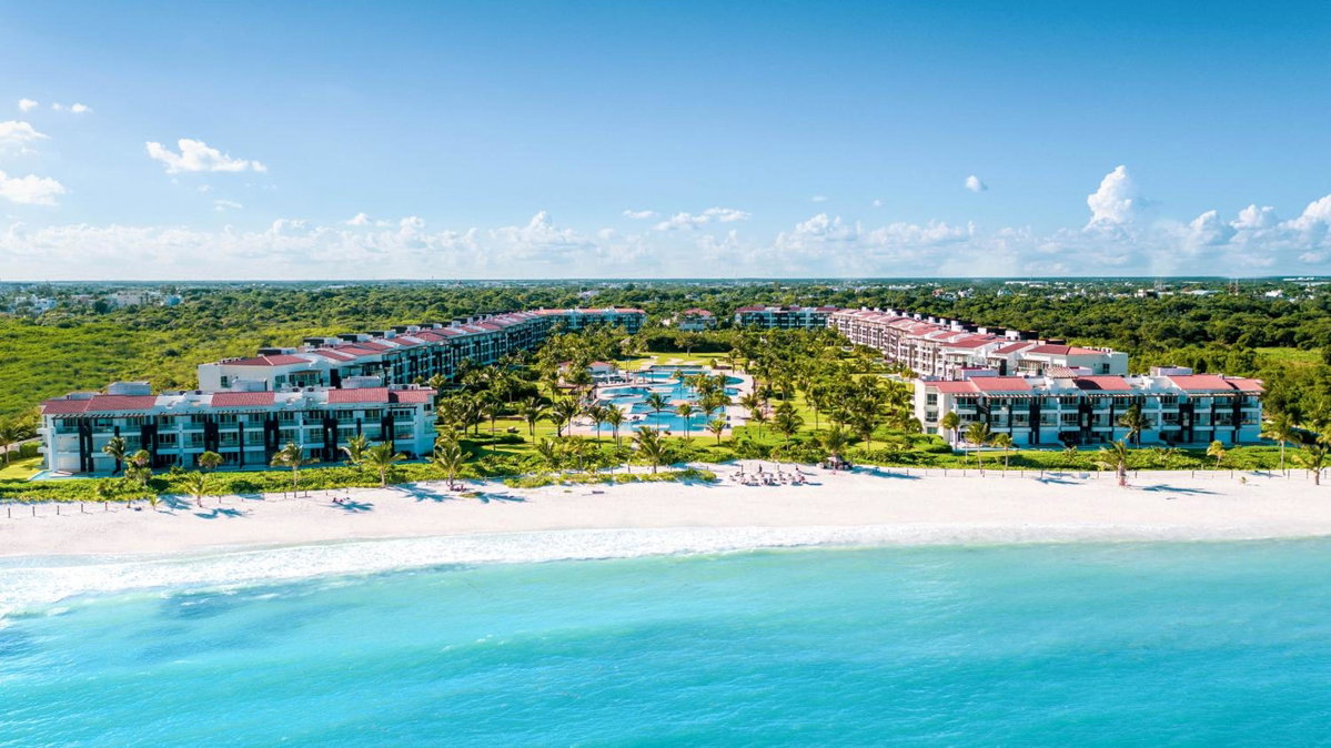 Mareazul Beach Front Condos At playa del Carmen, México