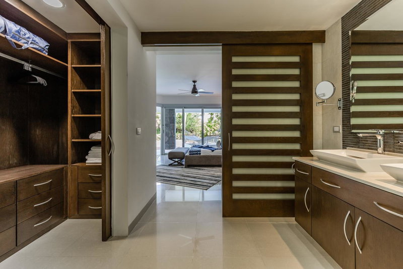 Mareazul Beach Front Condos At playa del Carmen, Playa del Carmen, México