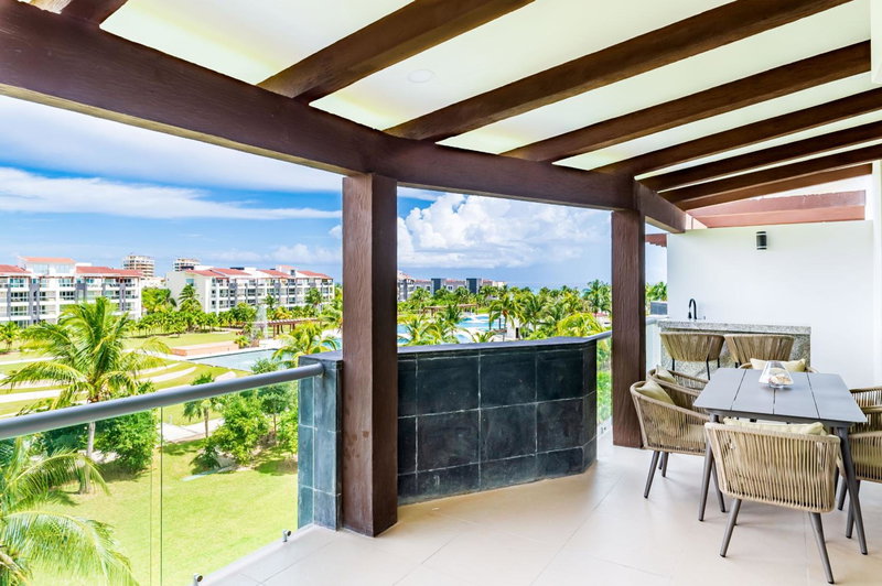 Mareazul Beach Front Condos At playa del Carmen, Playa del Carmen, México