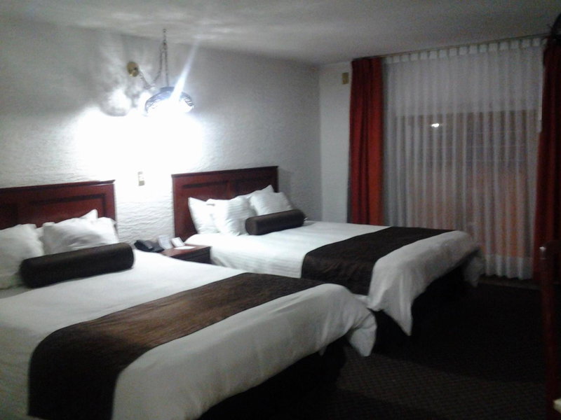 Howard Johnson by Wyndham Morelia Calle Real, Morelia, Мексика