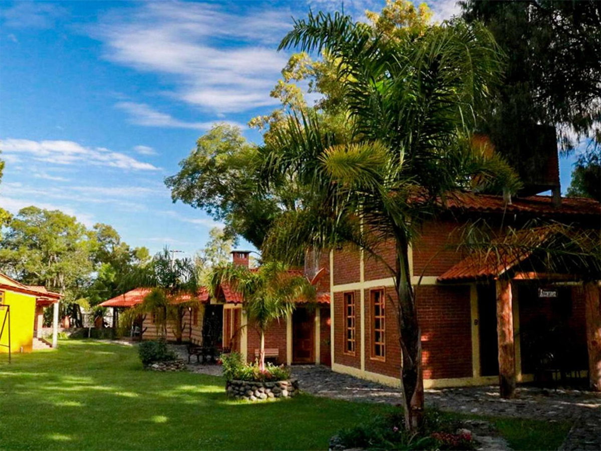 Hotel · Cabañas del Bosque, San Miguel Regla