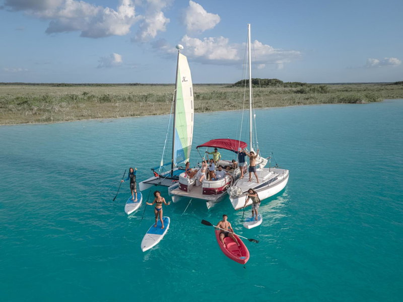 The Yak Lake House Hostal Bacalar - Front Lagoon, Bacalar, México