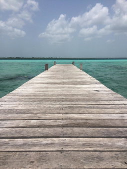The Yak Lake House Hostal Bacalar - Front Lagoon, Bacalar, México