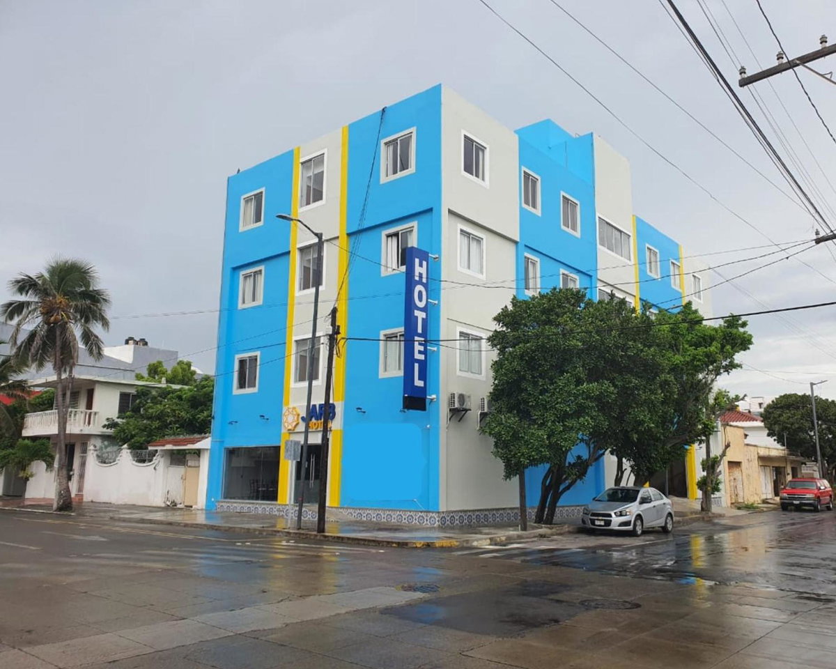 Hotel Jar8 Acuario enfrente al Acuario de Veracruz, México