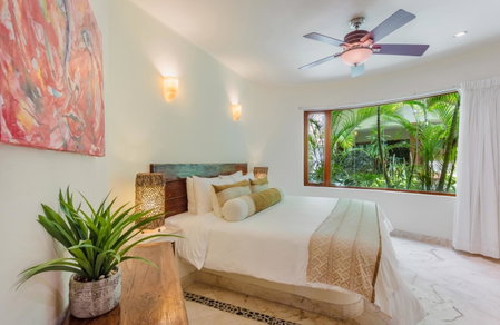 Maya Villa Condo Hotel and Beachclub, Playa del Carmen, México