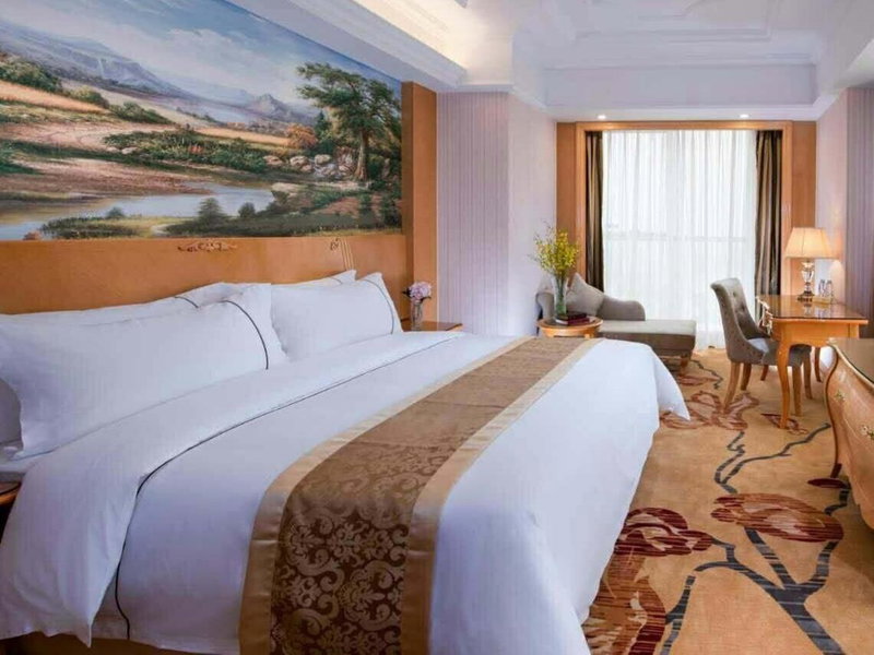 Vienna Hotel Foshan Lecong Centre, Shunde, China