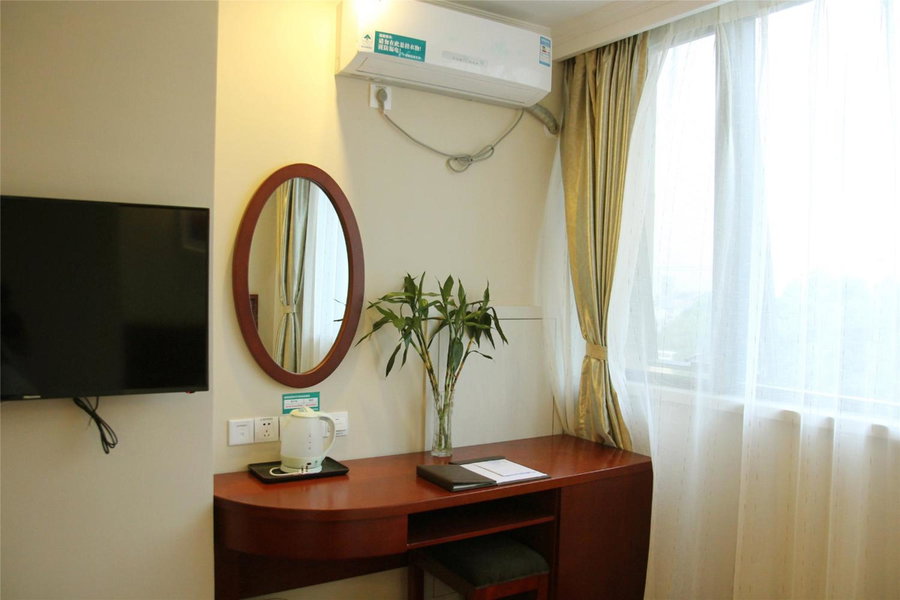 GreenTree Inn Jiangsu Suzhou Changshu Fangta Park Pedestrian Street Business Hotel, Changshu, China