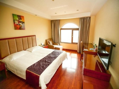 GreenTree Inn Shandong Qingdao Wuyishan Road Jiashike Shopping center Business Hotel, Qingdao, Китай