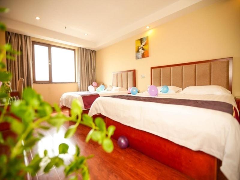 GreenTree Inn Shandong Qingdao Wuyishan Road Jiashike Shopping center Business Hotel, Qingdao, Китай