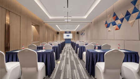 Holiday Inn Express Beijing Yizhuang Tongminghu by IHG, Beijing, China