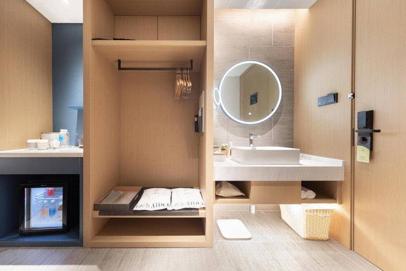 Atour Hotel Nanjing Pukou Economic Development Zone Qiaolin, Jianshe, China