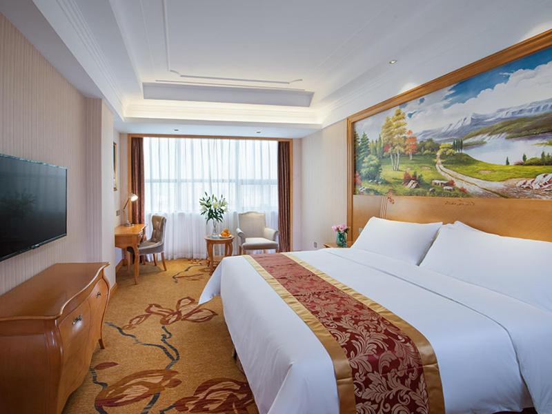 Venus International Hotel Shenzhen Gongming Tianhong, Xitian, China