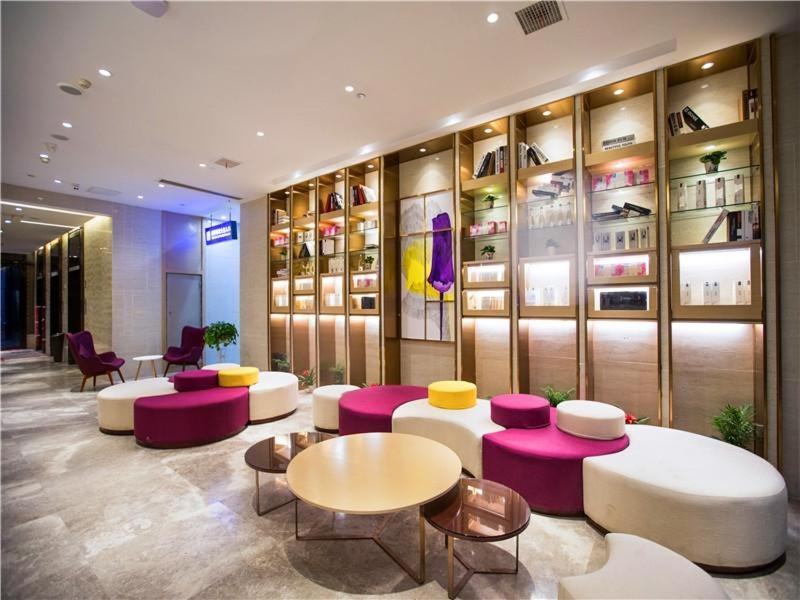 Lavande Hotel (Nanchang West Railway Station Square Branch), Nanchang, China