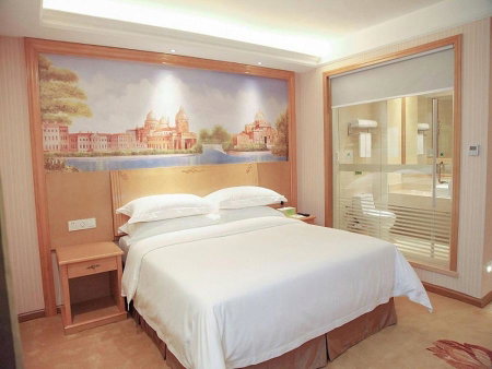 Vienna Hotel Qingyuan Yingde Guangming Road, Yingde, China