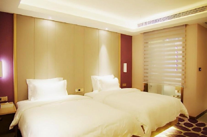 Lavande Hotel Neijiang High-speed Railway Station Peace Plaza, Neijiang, China