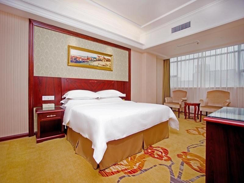 Hôtel · Vienna Hotel Shenzhen Shiyan Shilong Community, Shenzhen