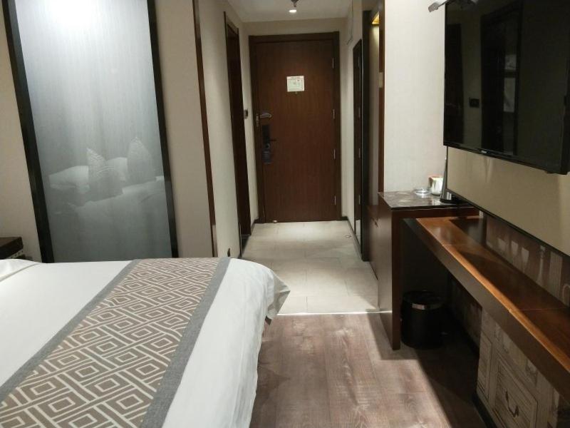 GME Huainan Tianjiaan District Chaoyang East Road Hotel, Huainan, China