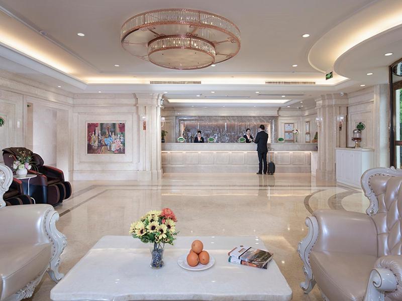 Vienna Hotel (East Plaza of WuHan High-Speed Railway Station), Wuhan, Китай