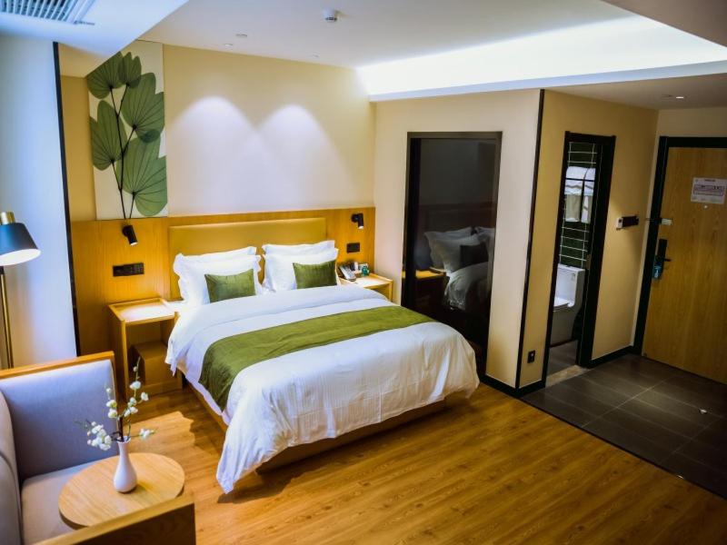GreenTree Inn Fuyang Century Fortune Plaza Business Hotel, Fuyang, China