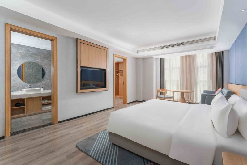 Holiday Inn Express Huangshi Cihu Lake by IHG, Huangshi, Китай