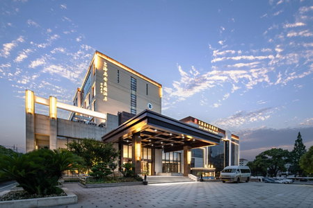 ShangHai LuAn Garden Hotel-Complimentary shuttle service between Shanghai Pu d ong Airport and Disneyland, Shanghai, Китай